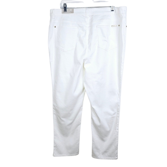 Chico's #570258018 So Slimming White Girlfriend Ankle Jeans NWT - Picture 2 of 16